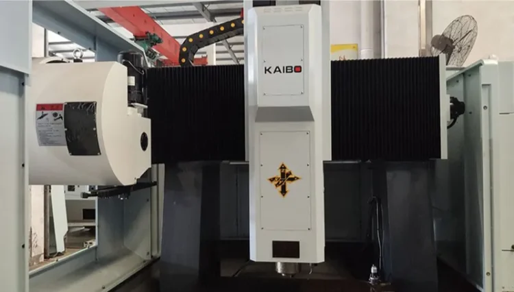 Фрезерный станок с ЧПУ Kaibo CNC DC1113