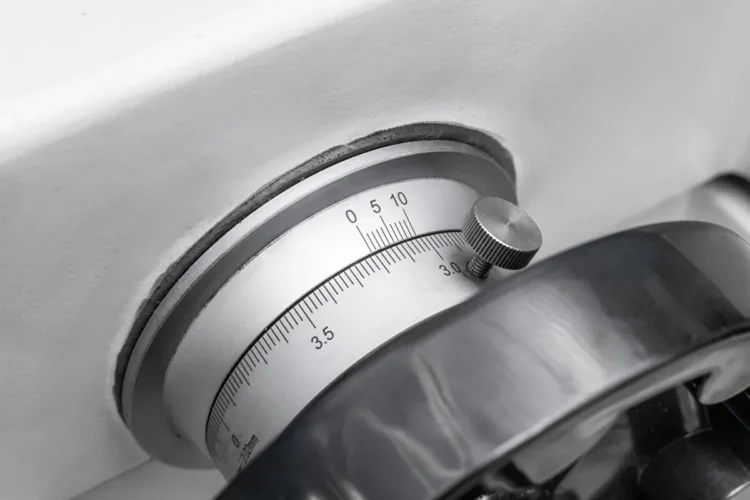 Плоскошлифовальный станок Heden DGS-2550A